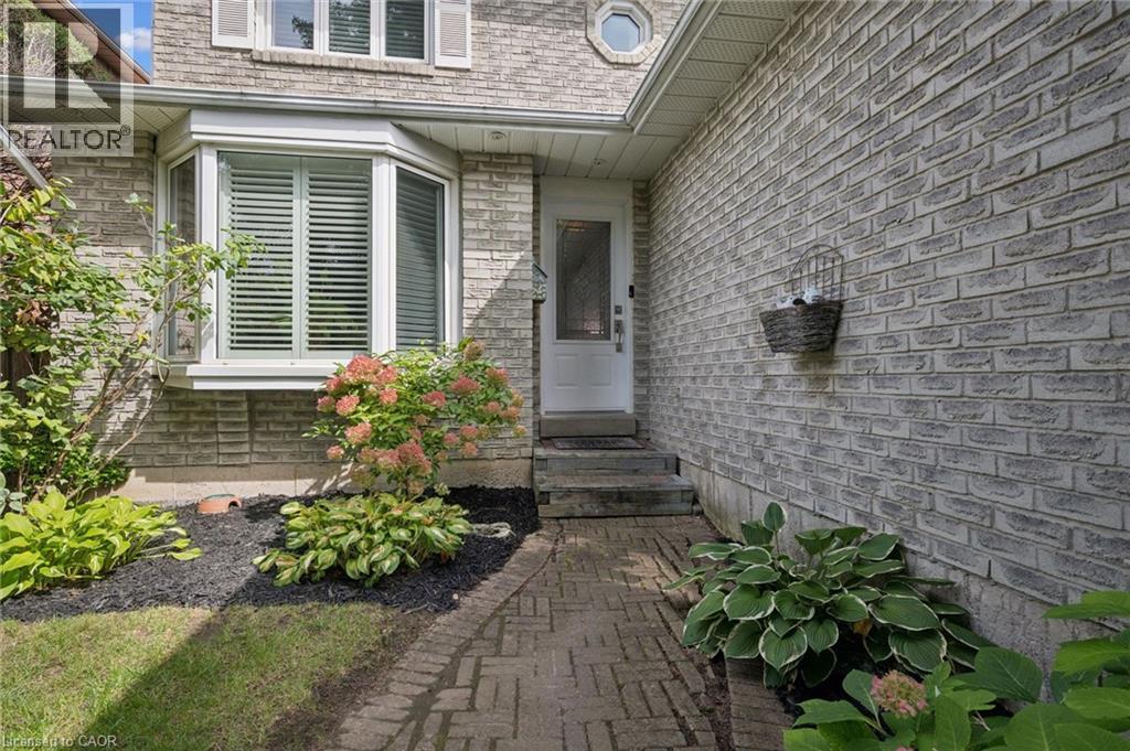 2203 Robin Drive, Mississauga, Ontario  L5K 2L5 - Photo 3 - 40865982