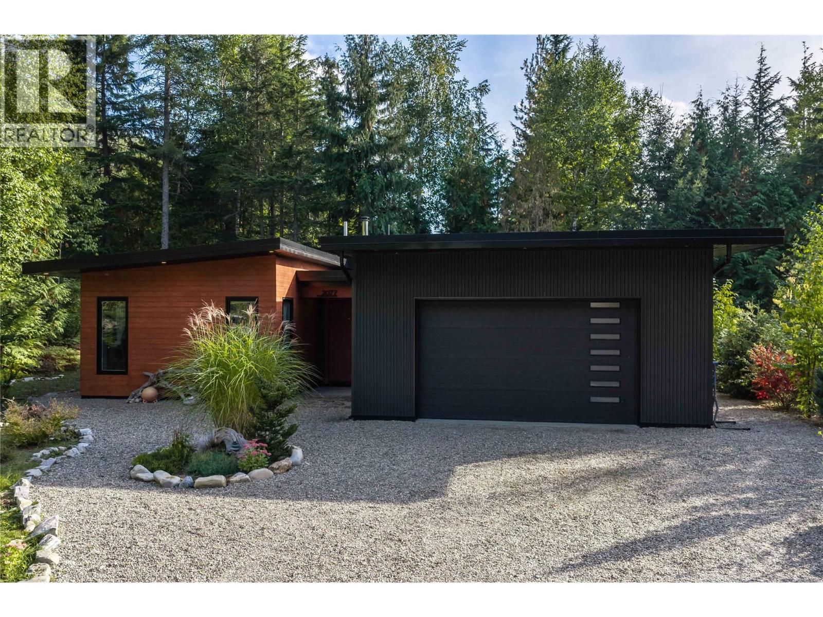 2077 Uplands Road, Revelstoke, British Columbia