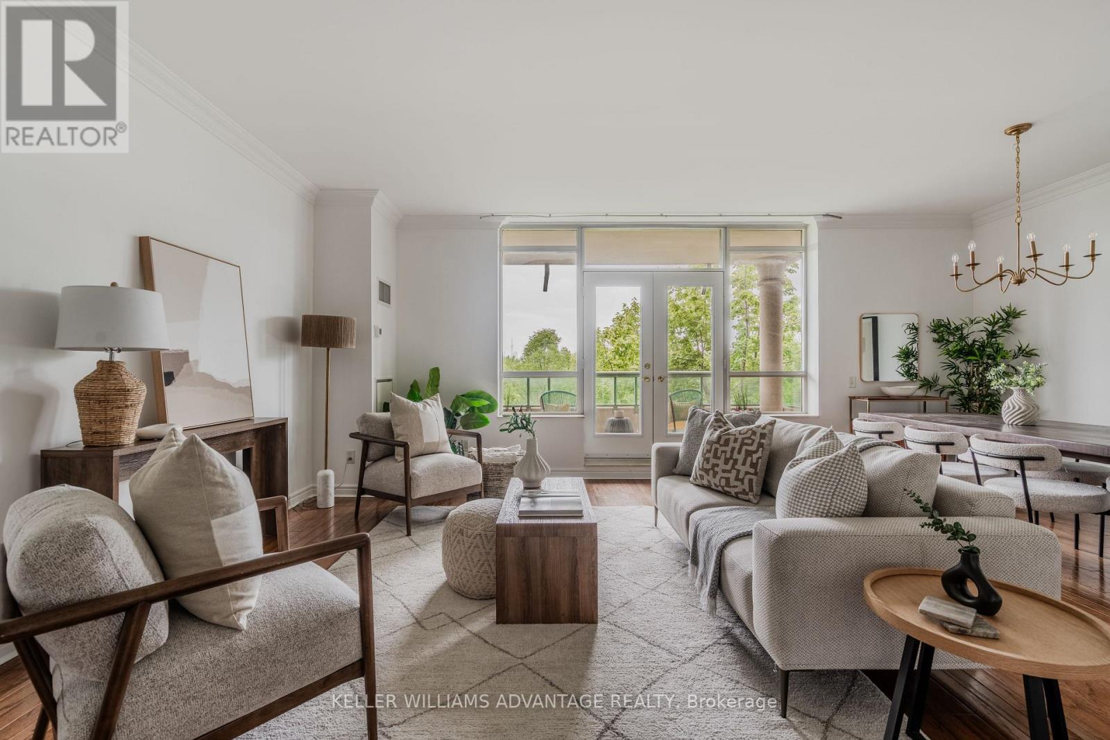 321 - 9 BOARDWALK DRIVE, Toronto, Ontario
