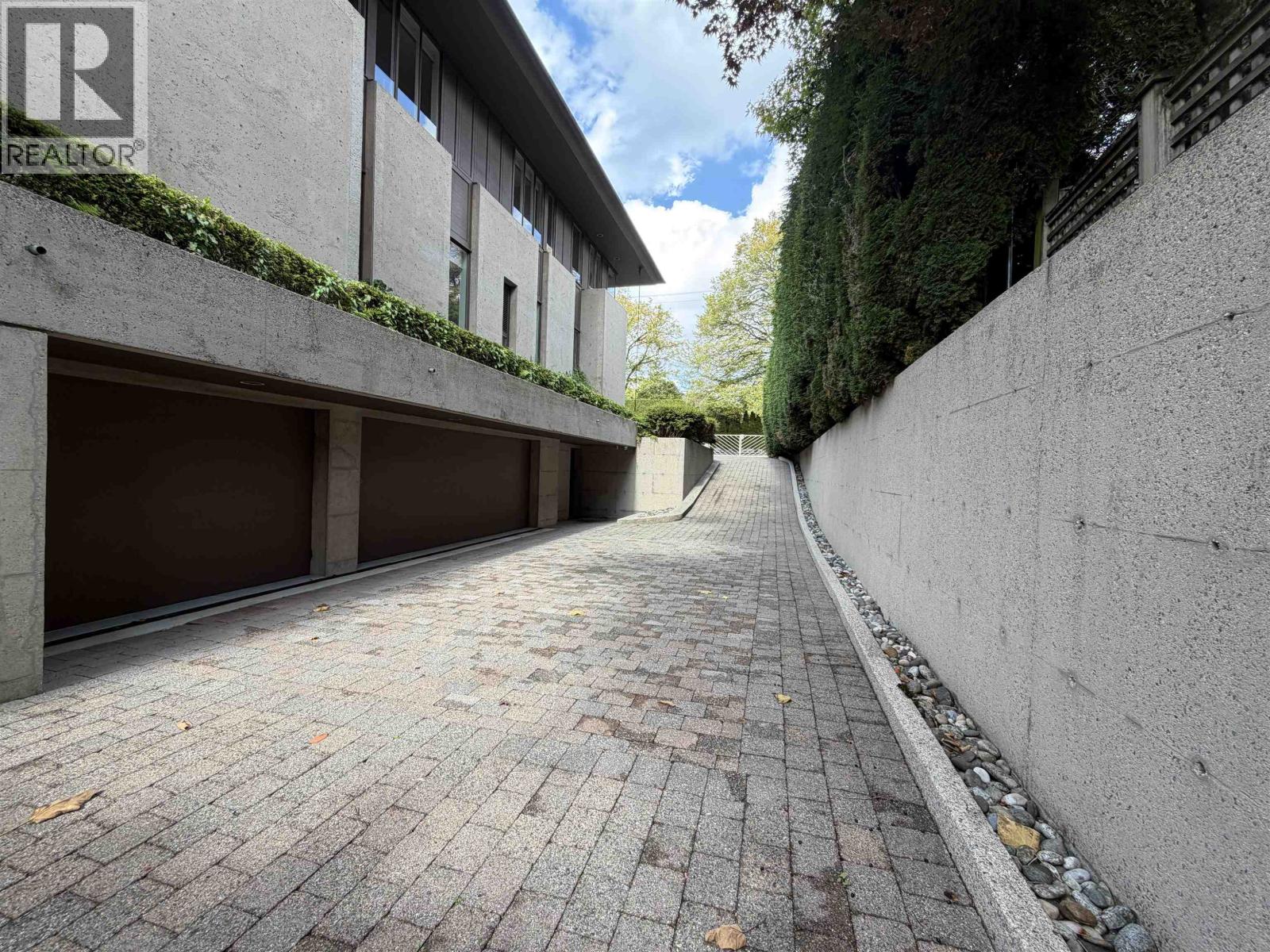 1178 Laurier Avenue, Vancouver, British Columbia  V6H 1Y5 - Photo 2 - R3168231