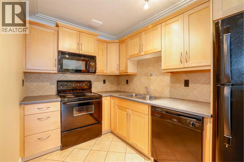 18, 1813 25 Avenue SW photo 4