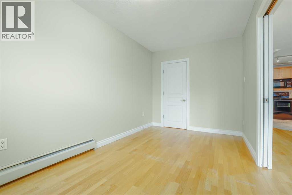 18, 1813 25 Avenue SW photo 9