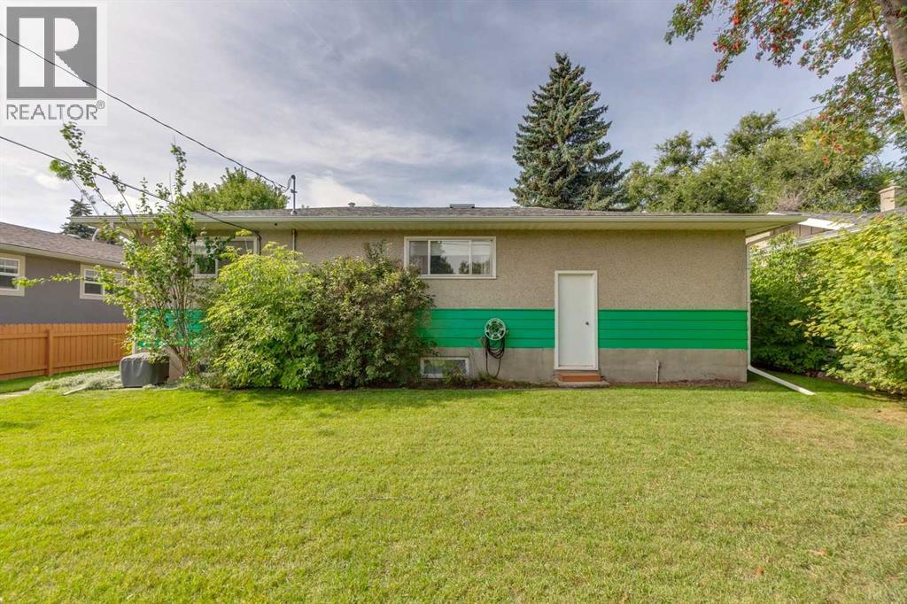 28 Gainsborough Drive SW, Calgary, Alberta  T3E 4W7 - Photo 34 - A2344269