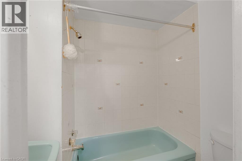 211 Wentworth Street N, Hamilton, Ontario  L8L 5V6 - Photo 37 - 40865619