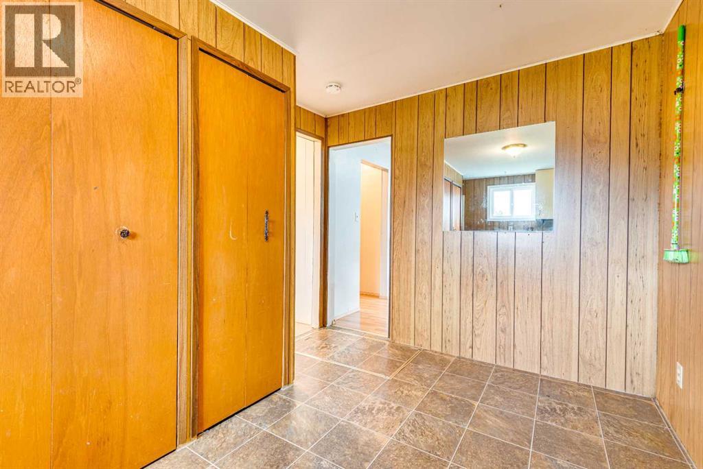 215 2 Avenue NE photo 24