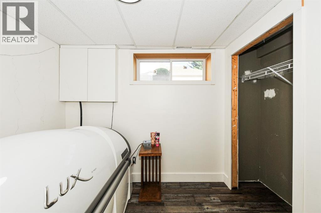 210 Gregory Street photo 17