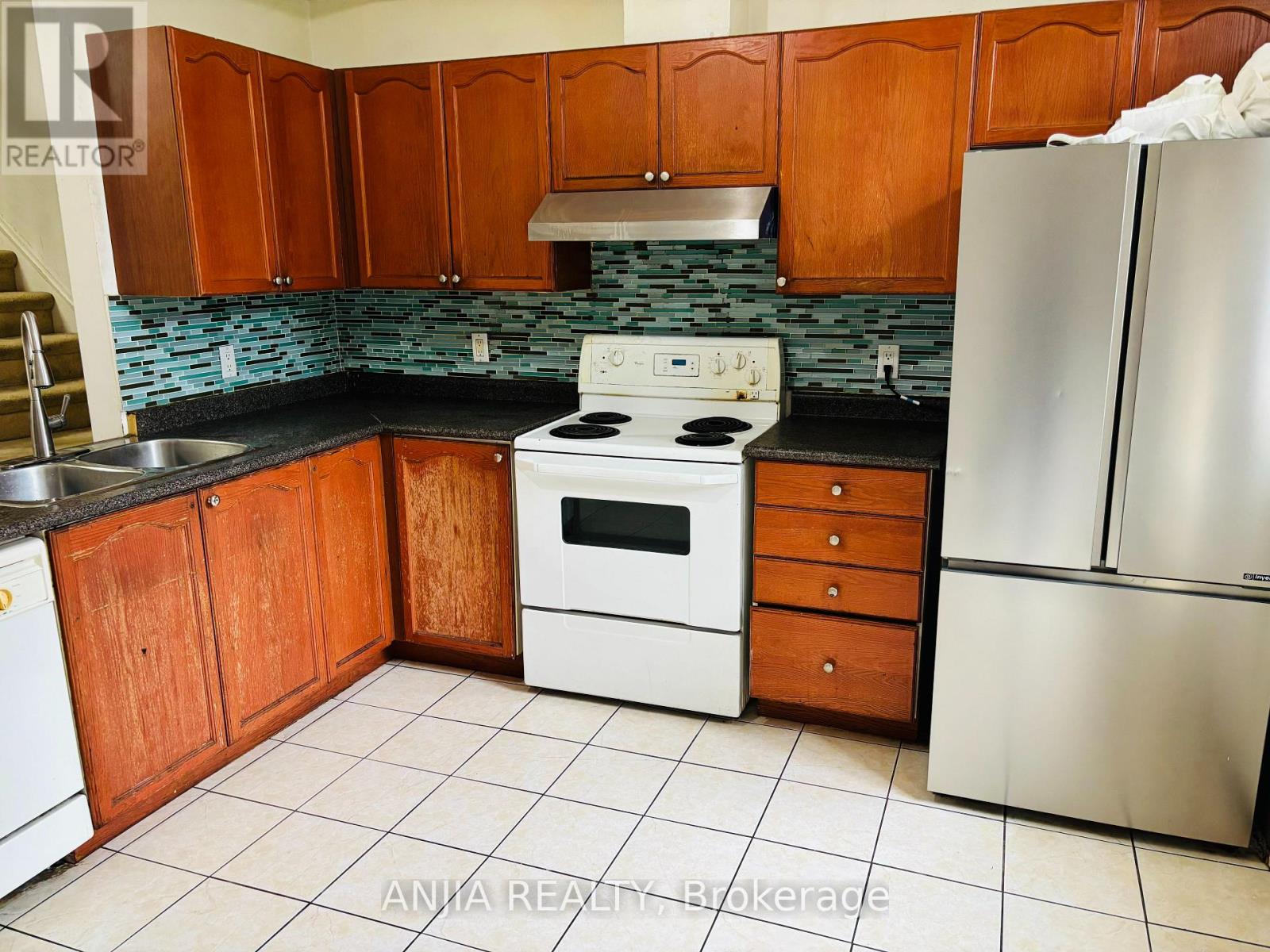 40 - 901 Kennedy Road, Toronto, Ontario  M1K 2E9 - Photo 2 - E13803436