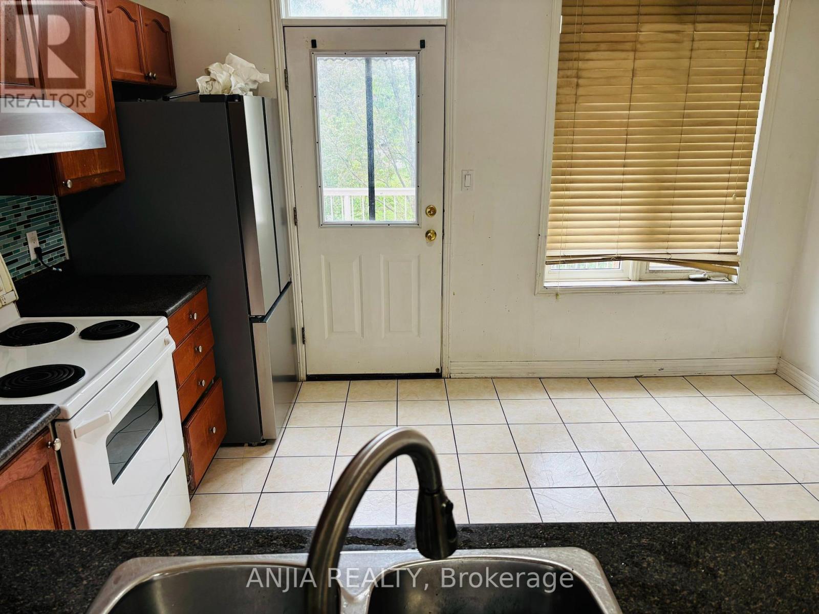 40 - 901 Kennedy Road, Toronto, Ontario  M1K 2E9 - Photo 4 - E13803436