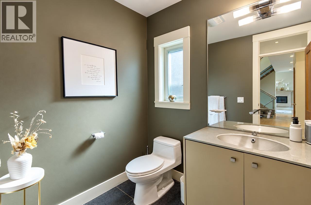649 Sylvan Avenue, Vancouver, British Columbia  V7R 2E8 - Photo 15 - R3169111