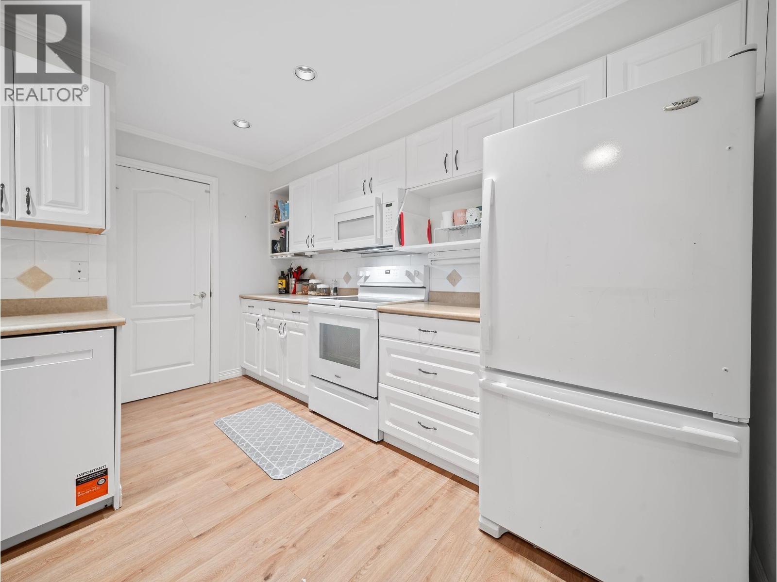 104 1281 Parkgate Avenue, North Vancouver, British Columbia  V7H 3A3 - Photo 8 - R3168878