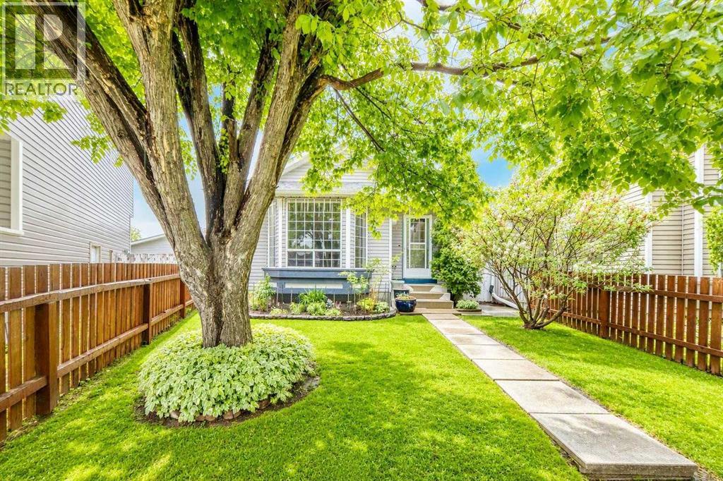 16 Martinridge Way NE, Calgary, Alberta