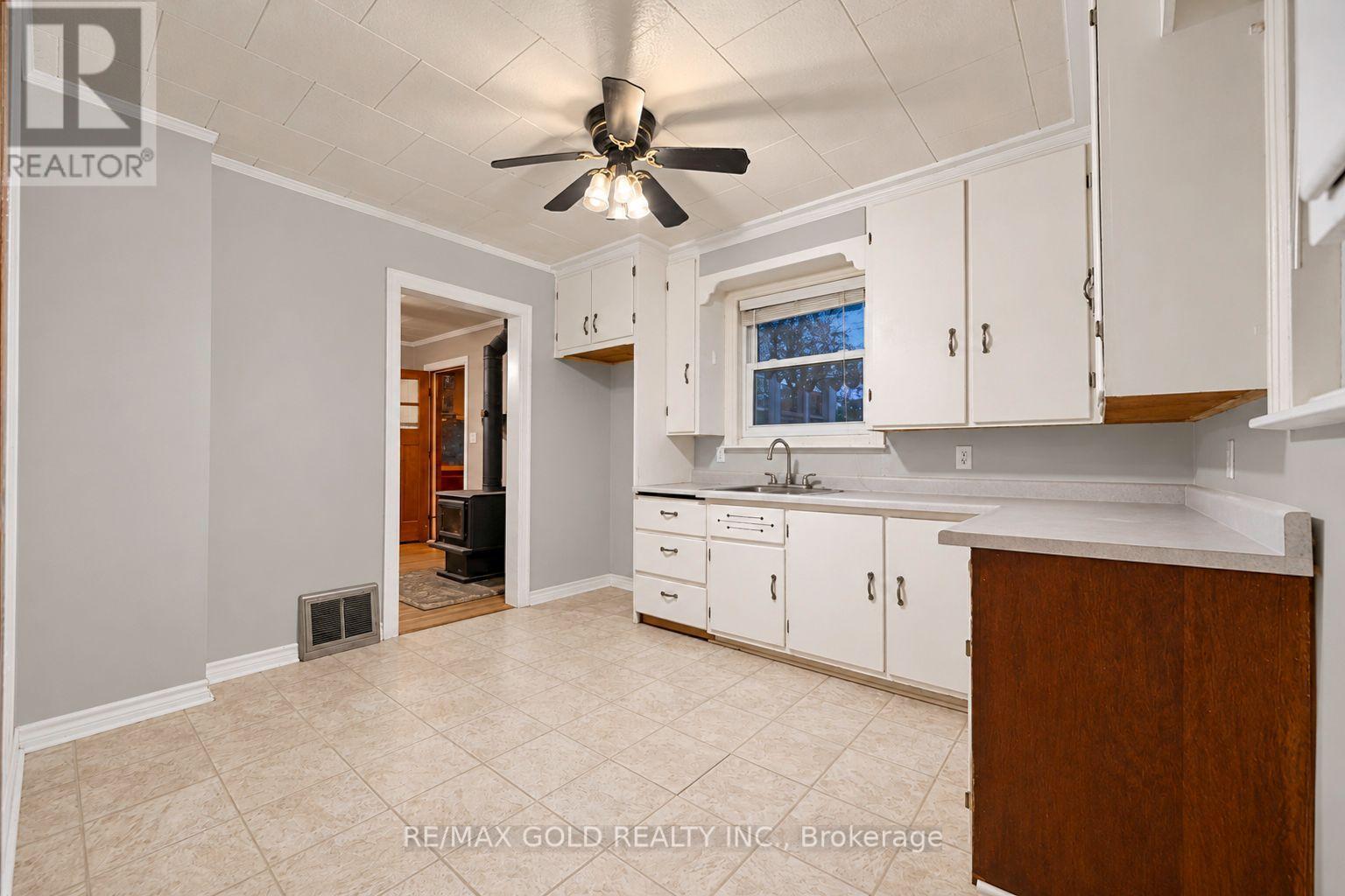15208 Airport Road, Caledon, Ontario L7C 2W7 - Photo 11 - W13821846