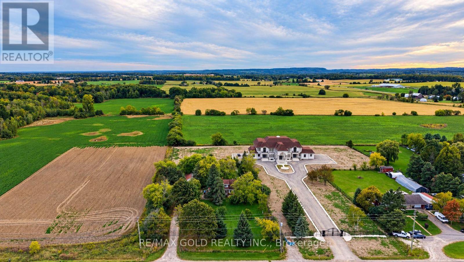15208 Airport Road, Caledon, Ontario L7C 2W7 - Photo 2 - W13821846