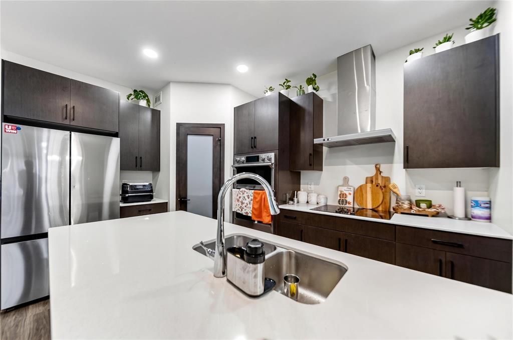 85 Summerscales Place, Winnipeg, Manitoba  R2V 5E2 - Photo 3 - 202623921
