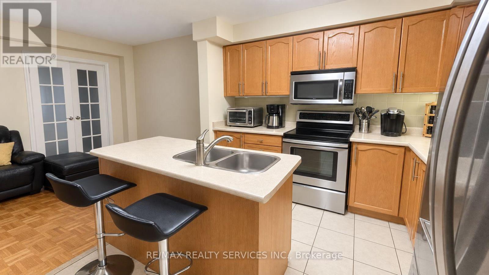 39 Cadillac Crescent, Brampton, Ontario  L7A 3B3 - Photo 5 - W13741210