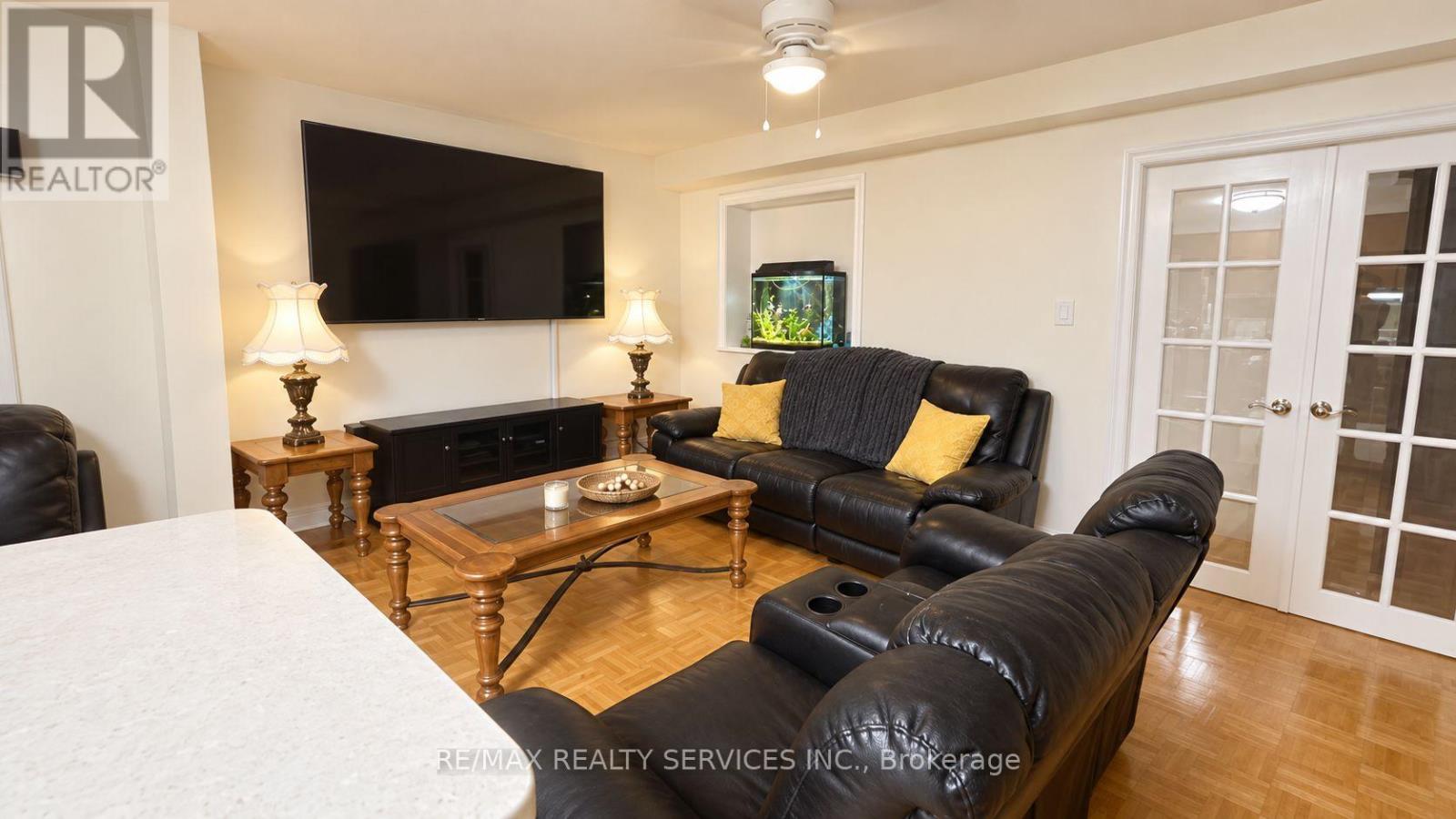 39 Cadillac Crescent, Brampton, Ontario  L7A 3B3 - Photo 8 - W13741210