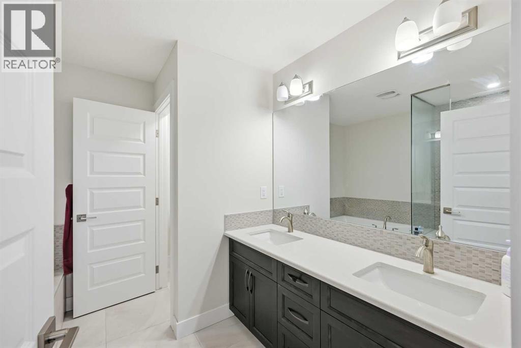 228 Carringham Road NW, Calgary, Alberta  T3J 1V4 - Photo 35 - A2347770