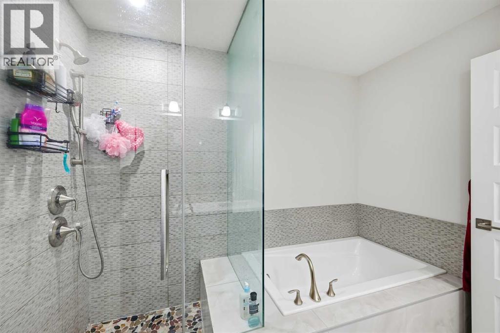 228 Carringham Road NW, Calgary, Alberta  T3J 1V4 - Photo 39 - A2347770