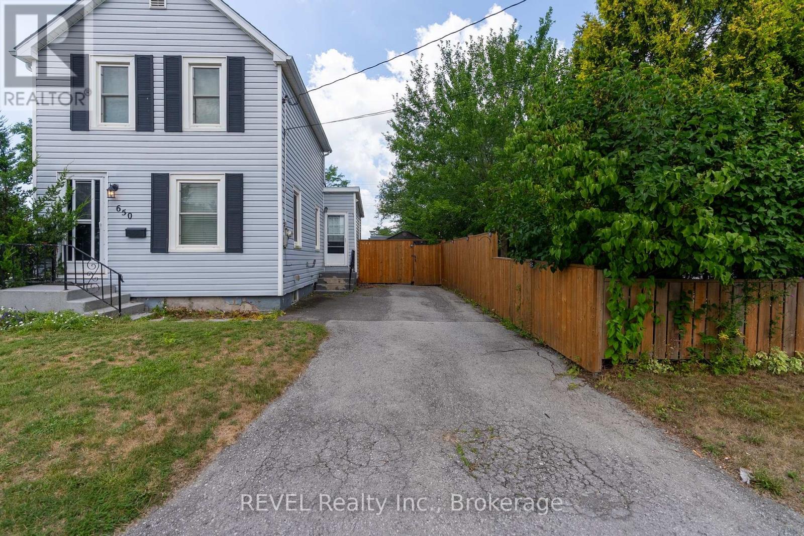 650 Deere Street, Welland, Ontario  L3B 2L8 - Photo 4 - X13821864