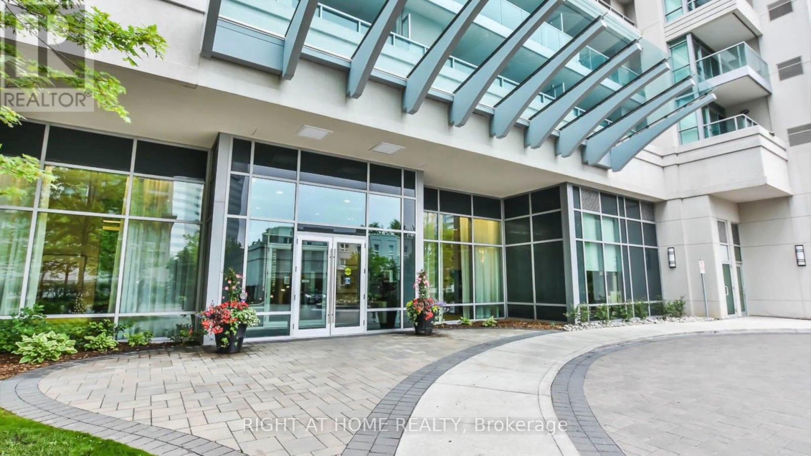1515 - 17 Anndale Drive, Toronto, Ontario  M5G 2W7 - Photo 2 - C13821854