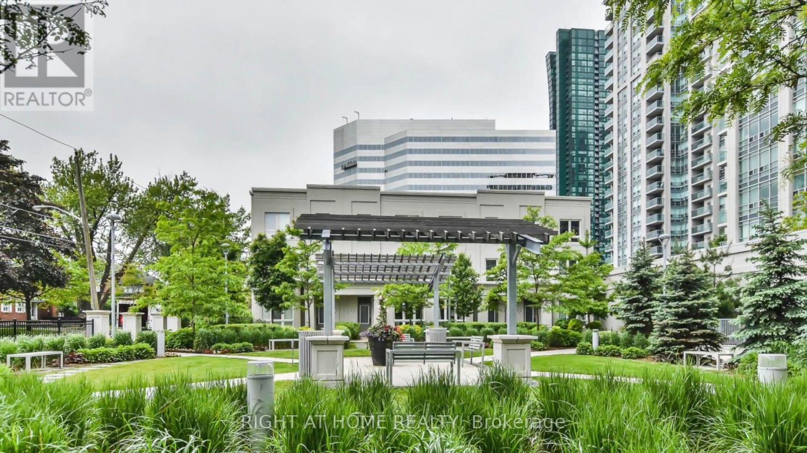 1515 - 17 Anndale Drive, Toronto, Ontario  M5G 2W7 - Photo 3 - C13821854