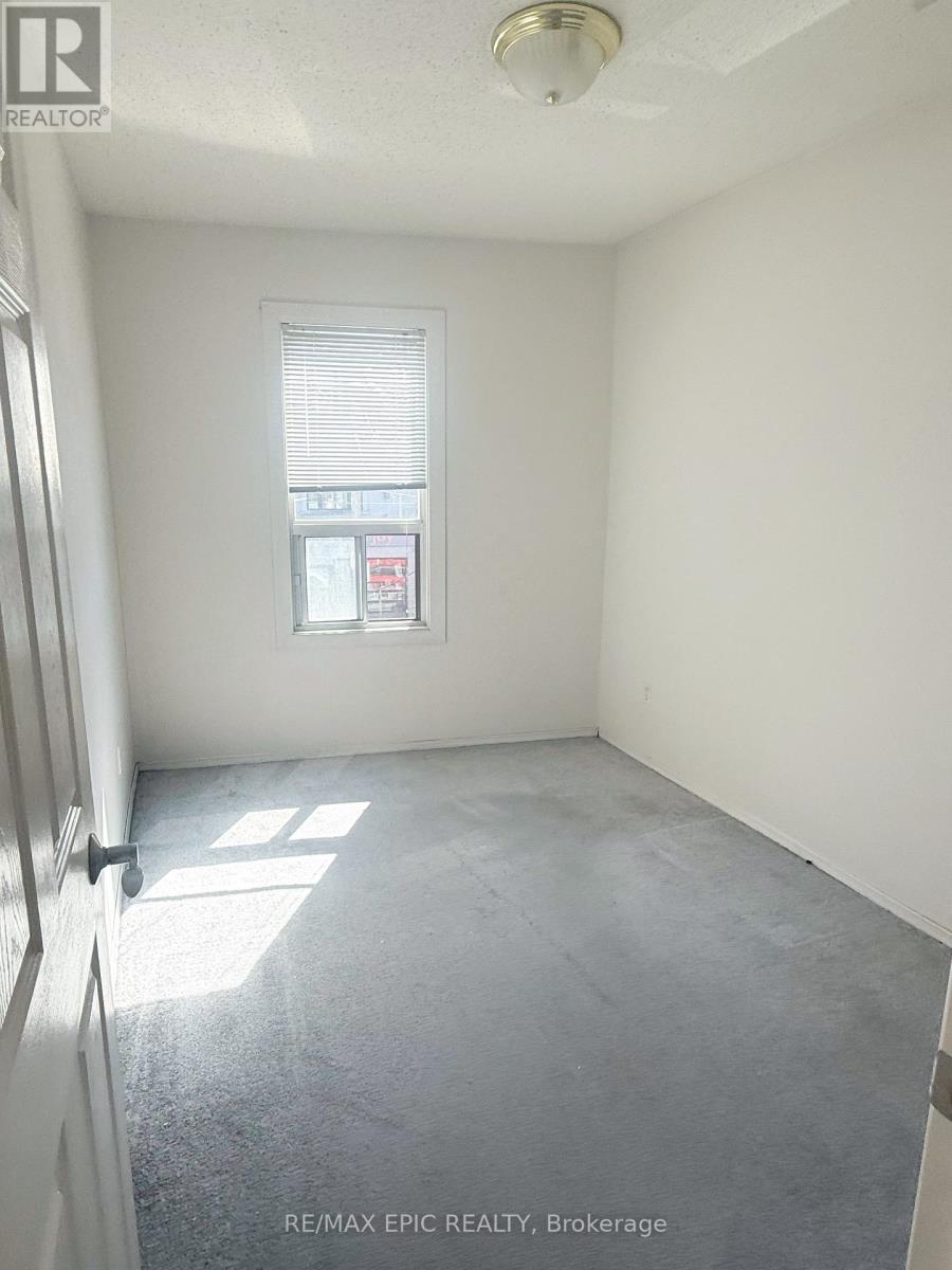 Upper/2nd Floor - 1044 Kingston Road, Toronto, Ontario  M4E 1T4 - Photo 15 - E13821868