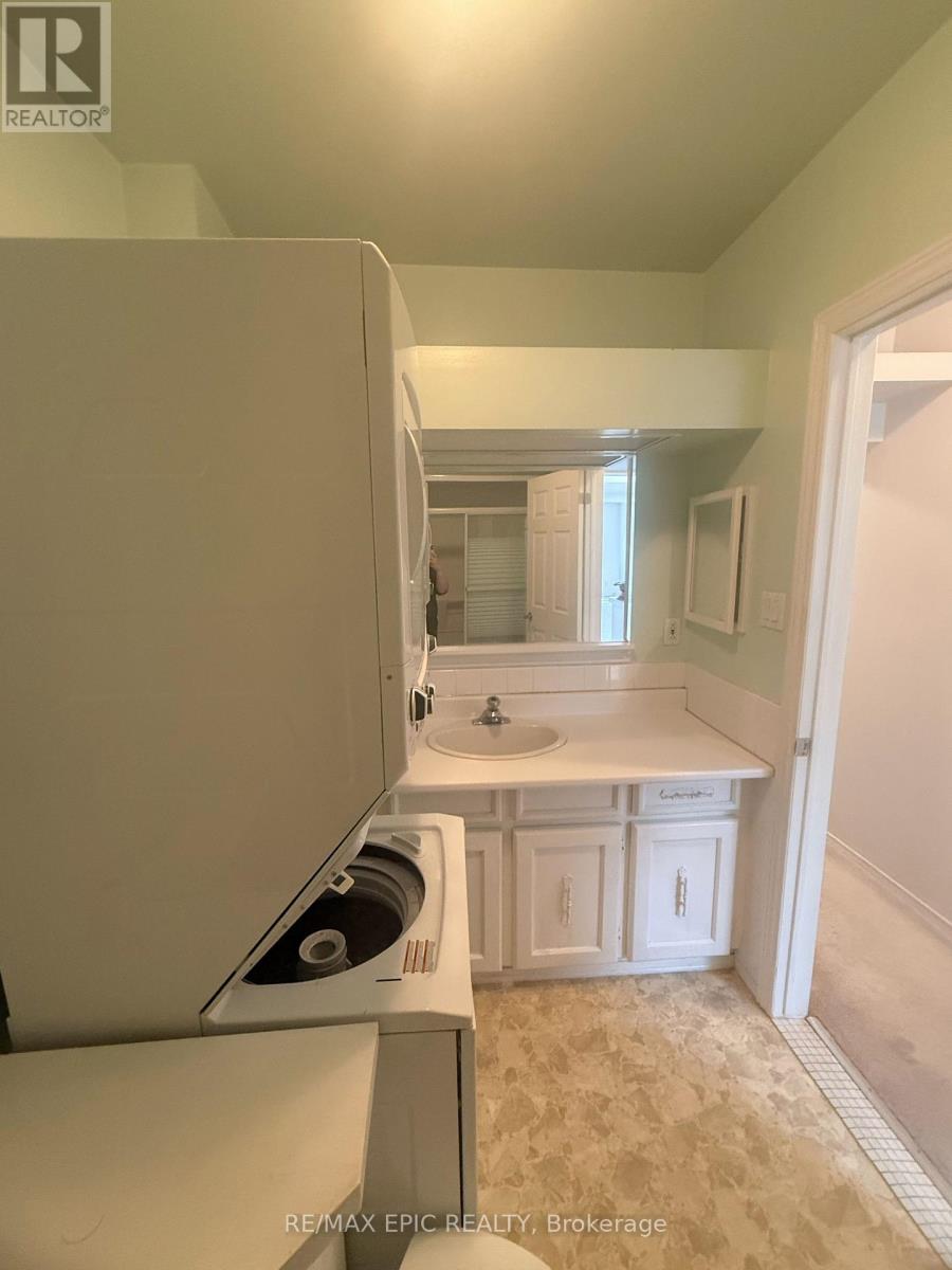 Upper/2nd Floor - 1044 Kingston Road, Toronto, Ontario  M4E 1T4 - Photo 18 - E13821868