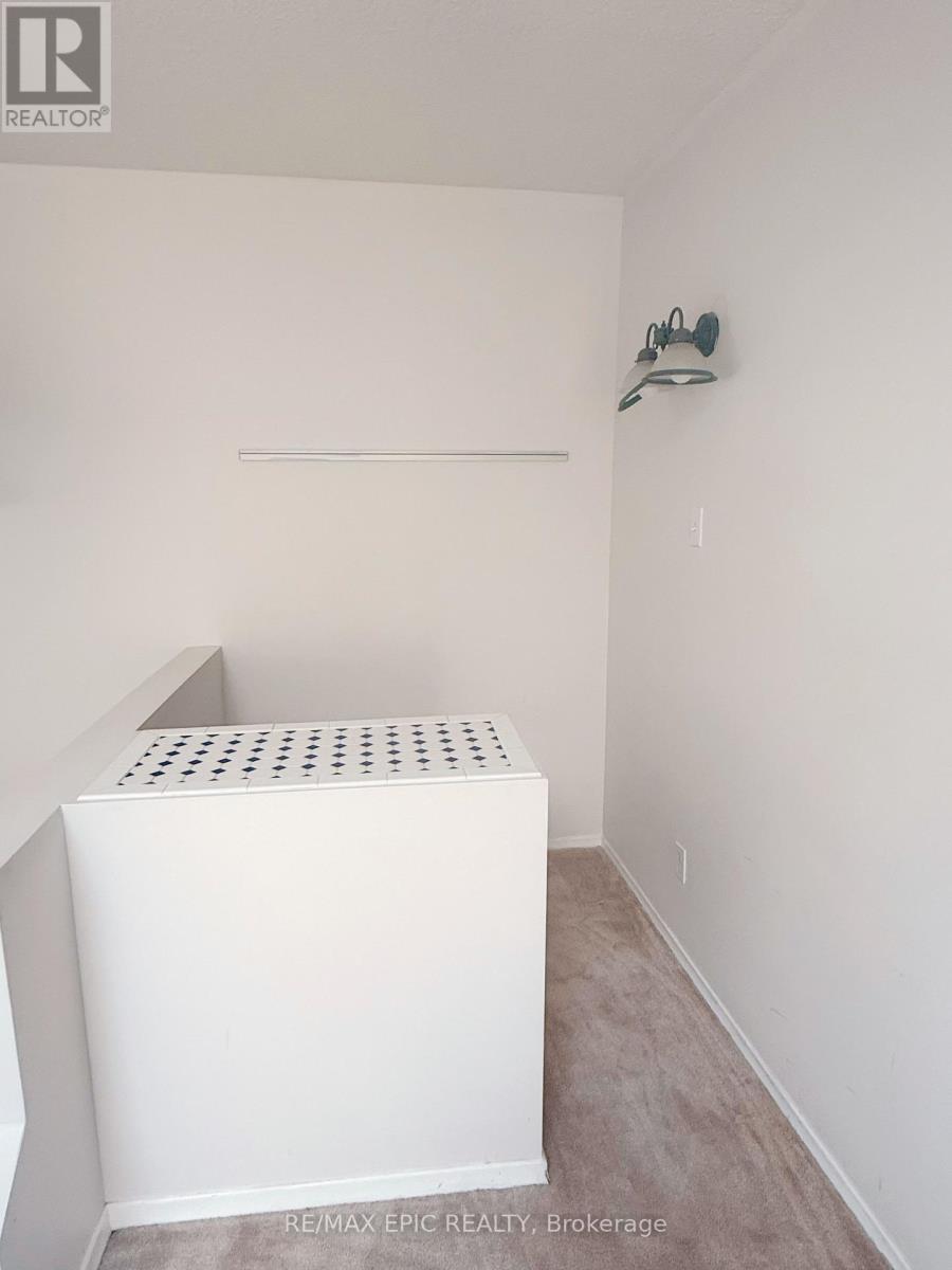 Upper/2nd Floor - 1044 Kingston Road, Toronto, Ontario  M4E 1T4 - Photo 6 - E13821868