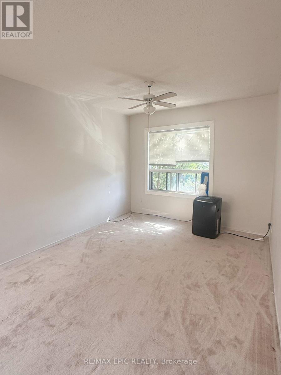 Upper/2nd Floor - 1044 Kingston Road, Toronto, Ontario  M4E 1T4 - Photo 7 - E13821868