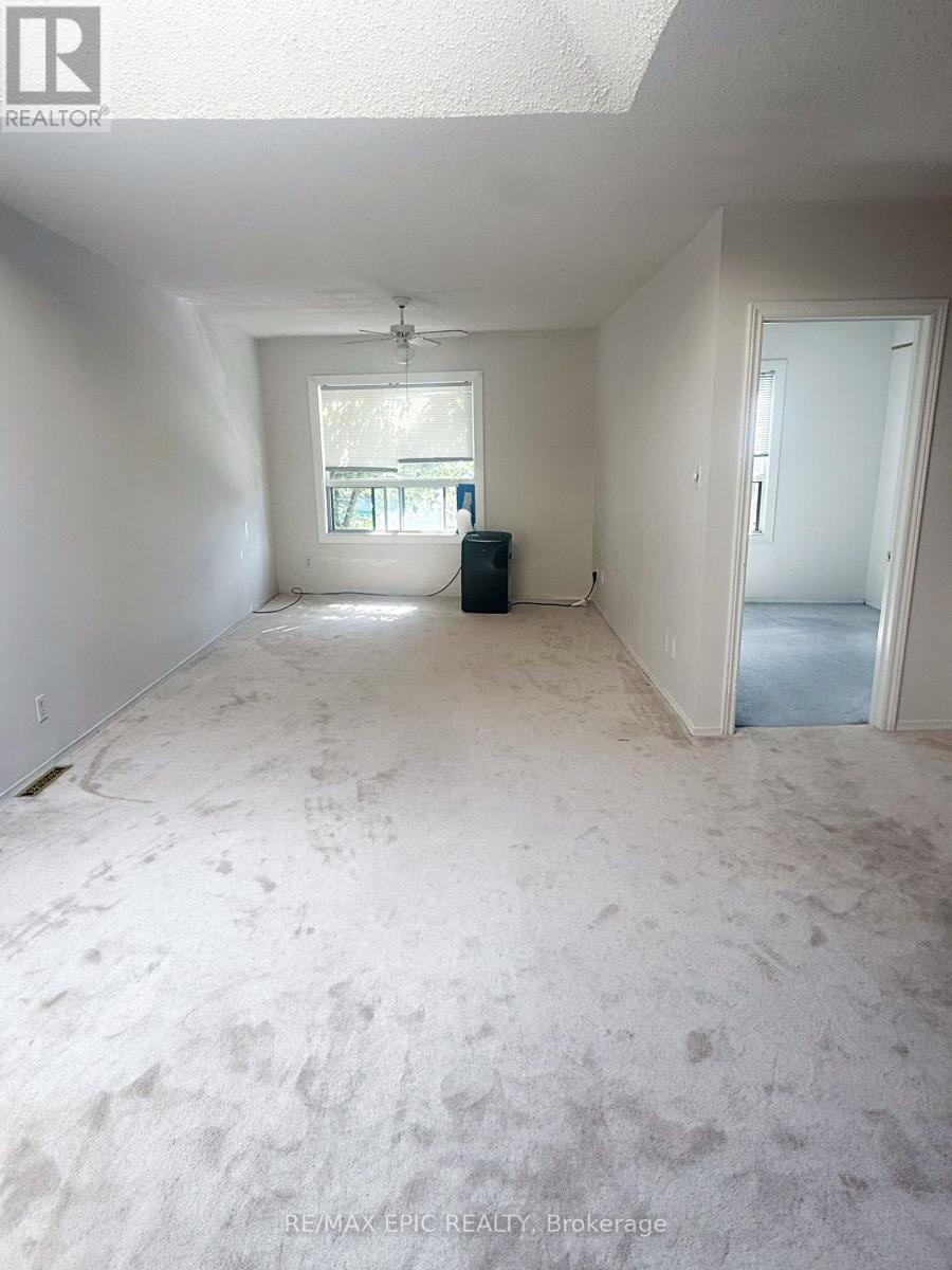 Upper/2nd Floor - 1044 Kingston Road, Toronto, Ontario  M4E 1T4 - Photo 8 - E13821868