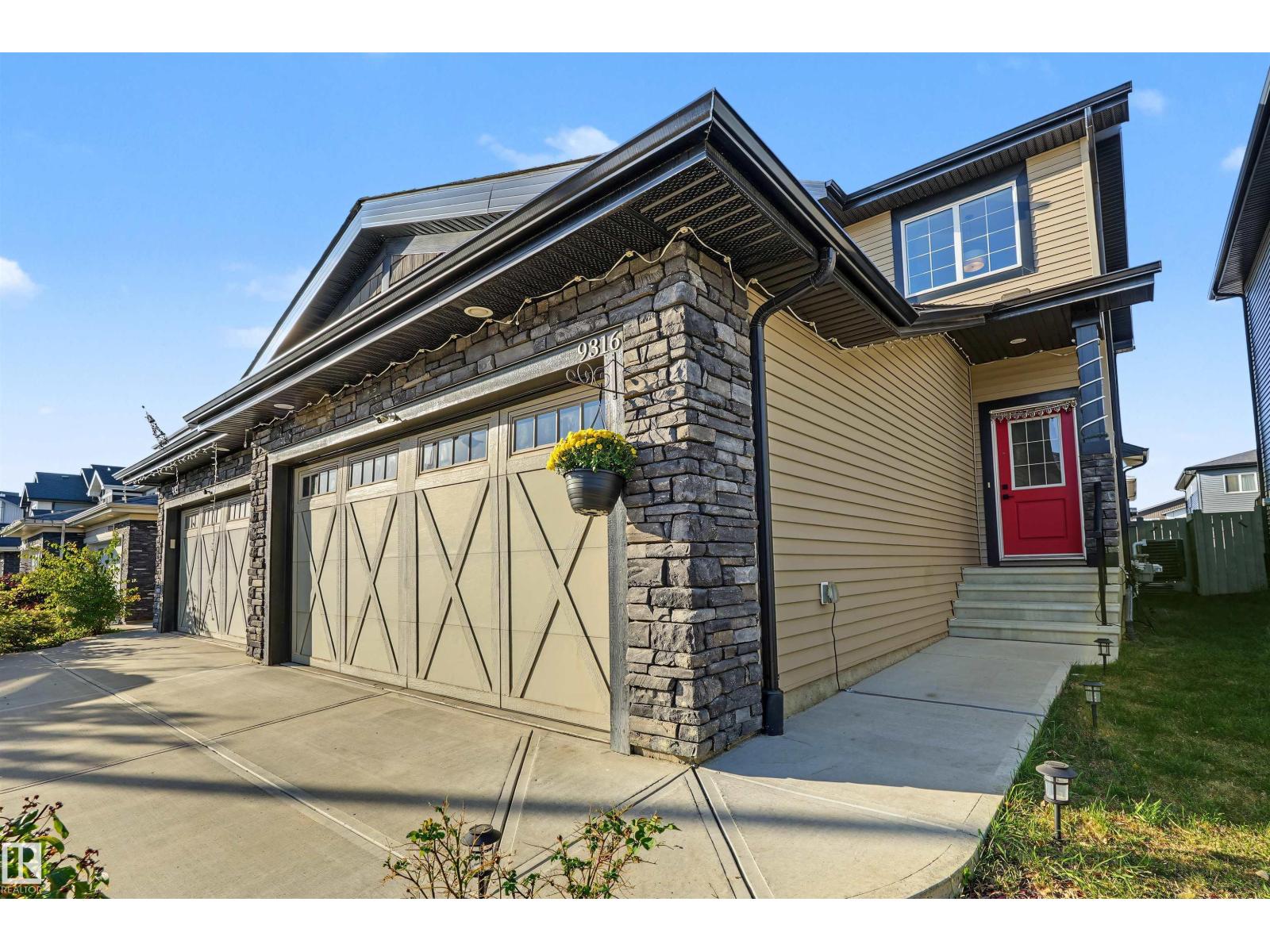 9316 PEAR LI SW SW photo 1