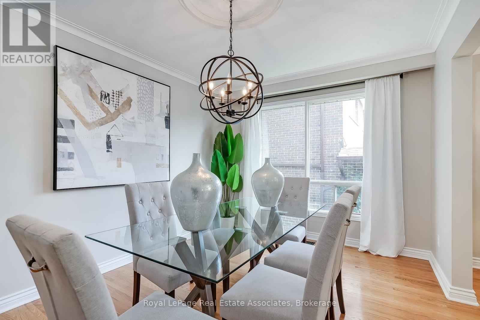 2553 Annelyn Court, Mississauga, Ontario  L5C 2Z7 - Photo 12 - W13821878