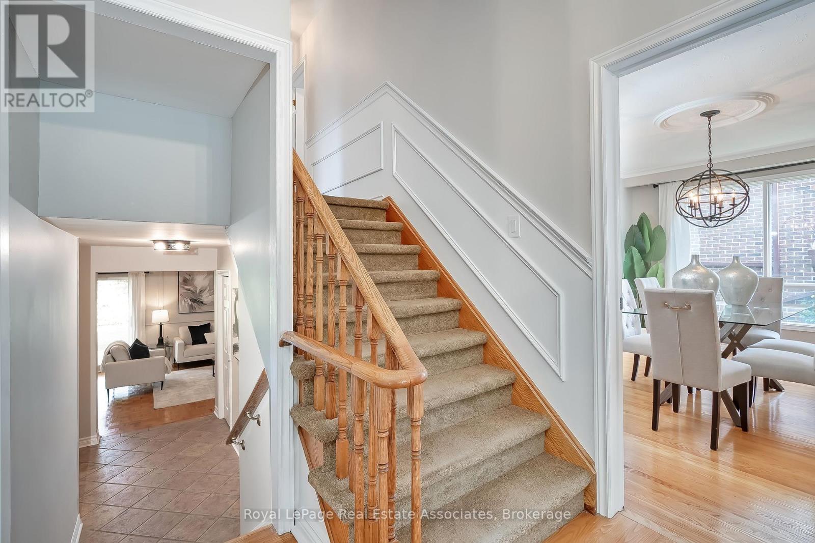 2553 Annelyn Court, Mississauga, Ontario  L5C 2Z7 - Photo 19 - W13821878