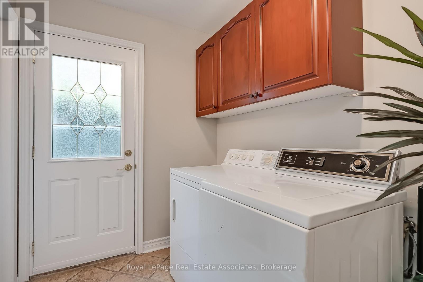 2553 Annelyn Court, Mississauga, Ontario  L5C 2Z7 - Photo 36 - W13821878