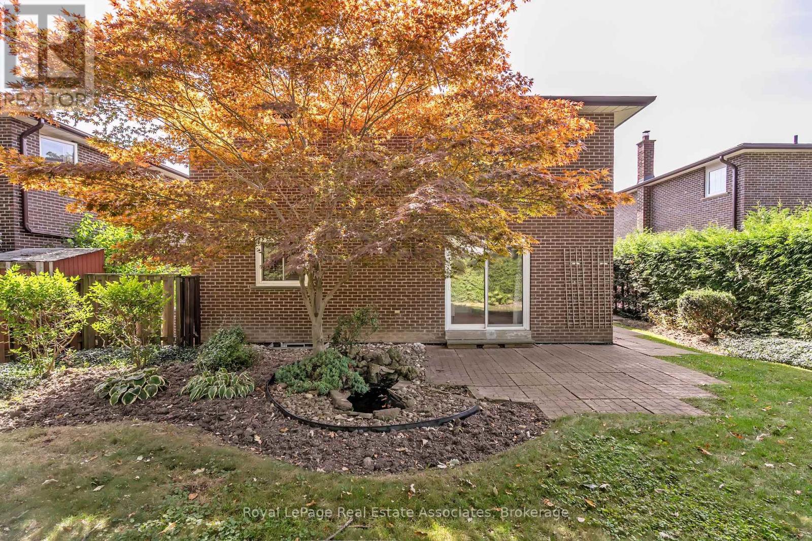2553 Annelyn Court, Mississauga, Ontario  L5C 2Z7 - Photo 46 - W13821878