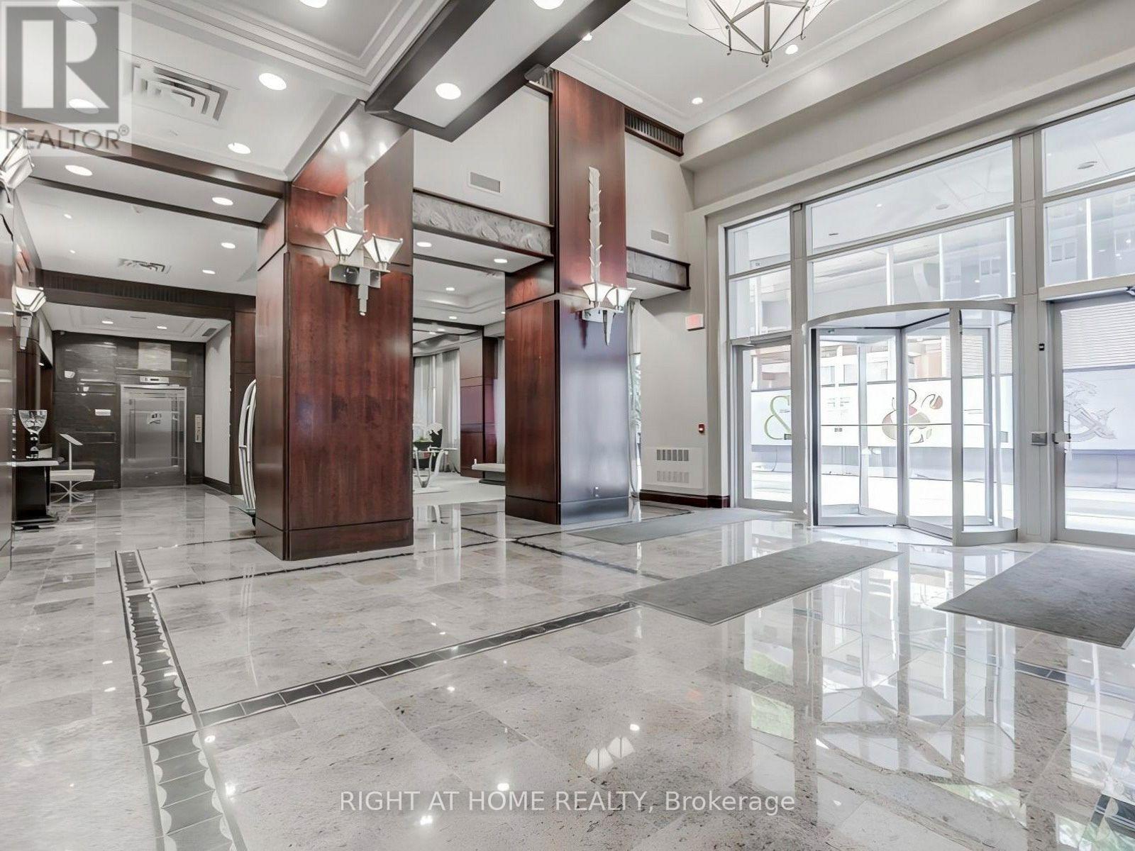 1810 - 35 Balmuto Street, Toronto, Ontario  M4Y 0A3 - Photo 3 - C13807742