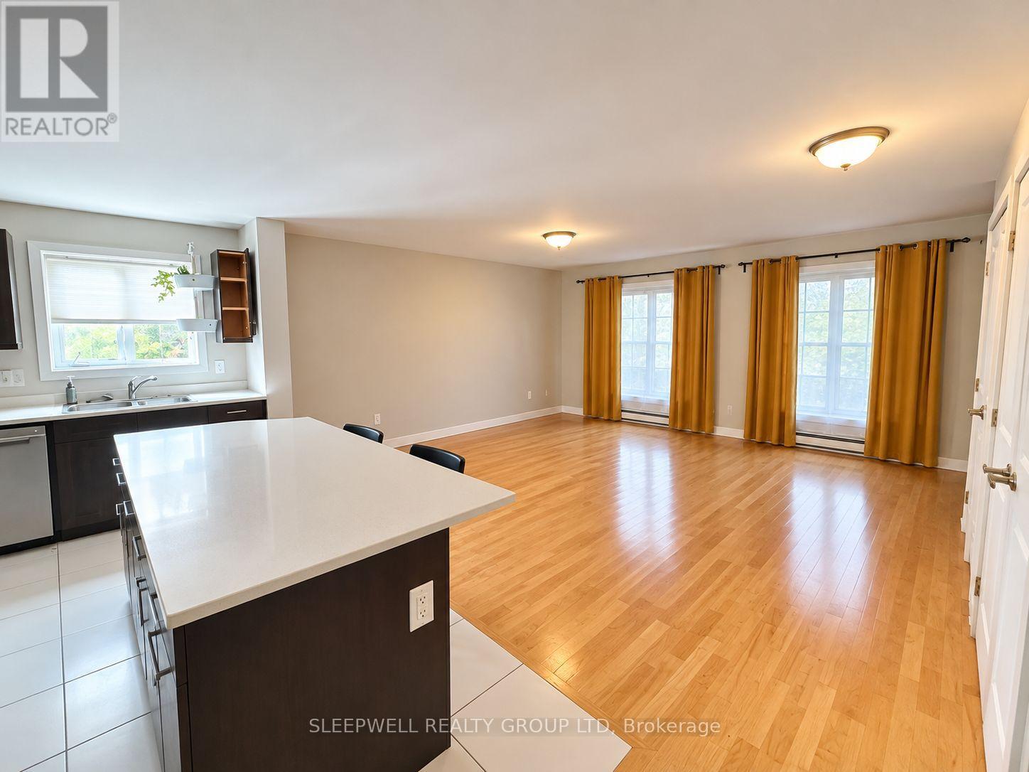 2 - 11 Chestnut Street, Ottawa, Ontario  K1S 0Z7 - Photo 3 - X13821880