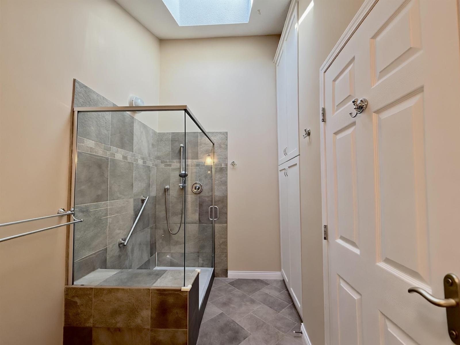 1909 E Southmere Crescent, Surrey, British Columbia  V4A 6Z1 - Photo 12 - R3159858