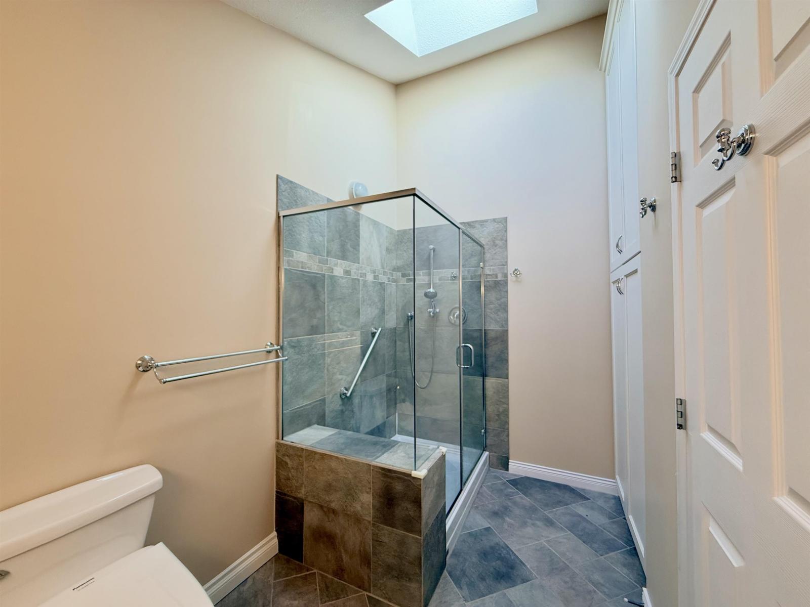 1909 E Southmere Crescent, Surrey, British Columbia  V4A 6Z1 - Photo 13 - R3159858
