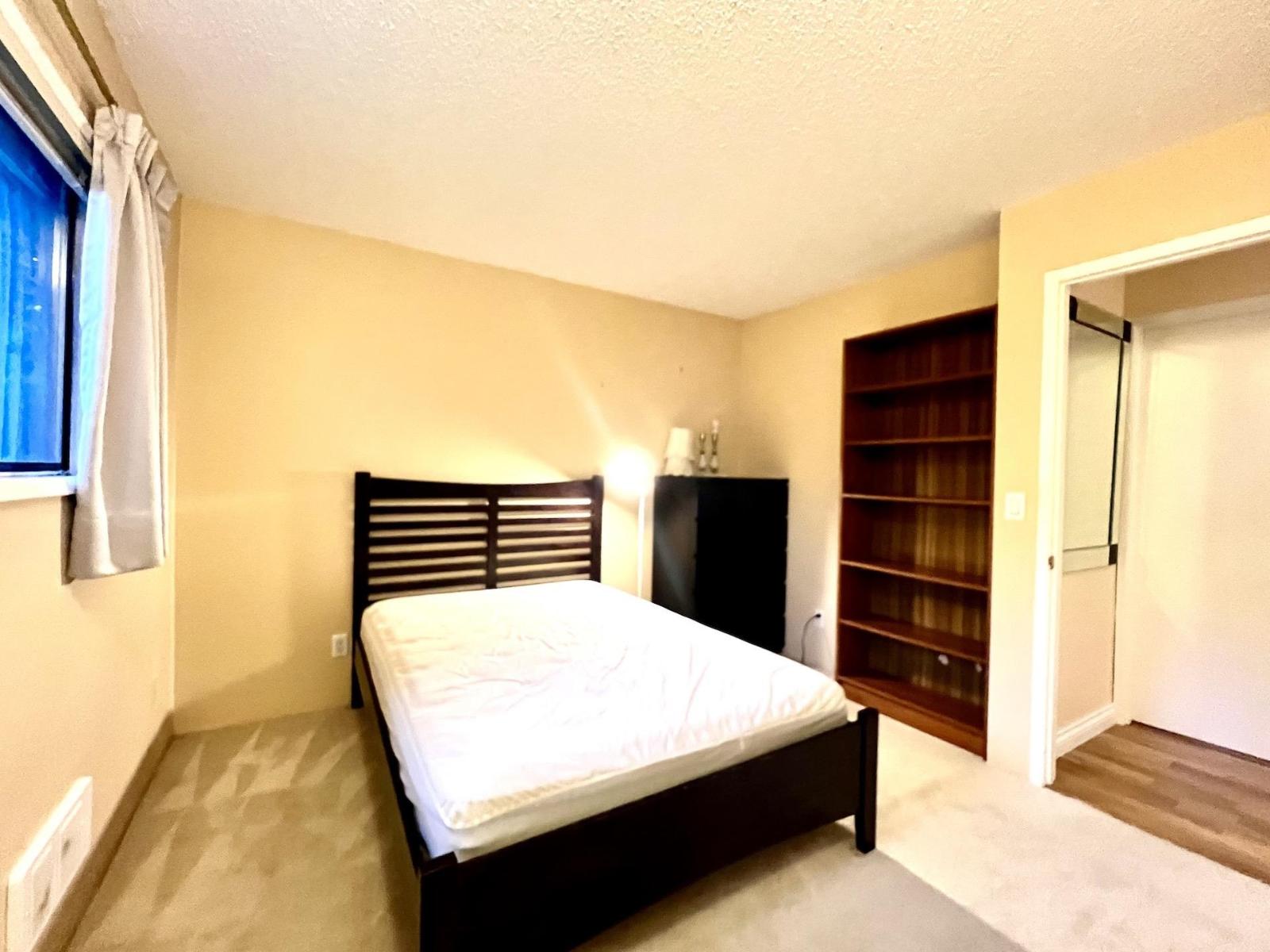 1909 E Southmere Crescent, Surrey, British Columbia  V4A 6Z1 - Photo 15 - R3159858