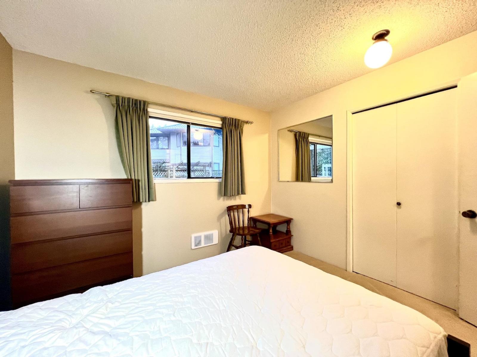 1909 E Southmere Crescent, Surrey, British Columbia  V4A 6Z1 - Photo 17 - R3159858