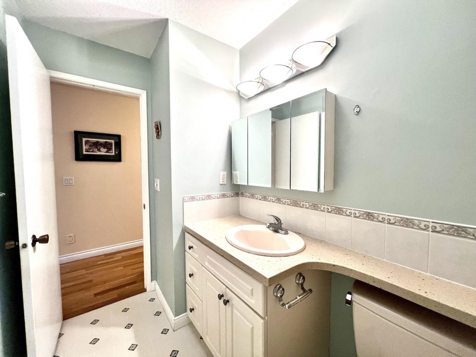 1909 E Southmere Crescent, Surrey, British Columbia  V4A 6Z1 - Photo 18 - R3159858