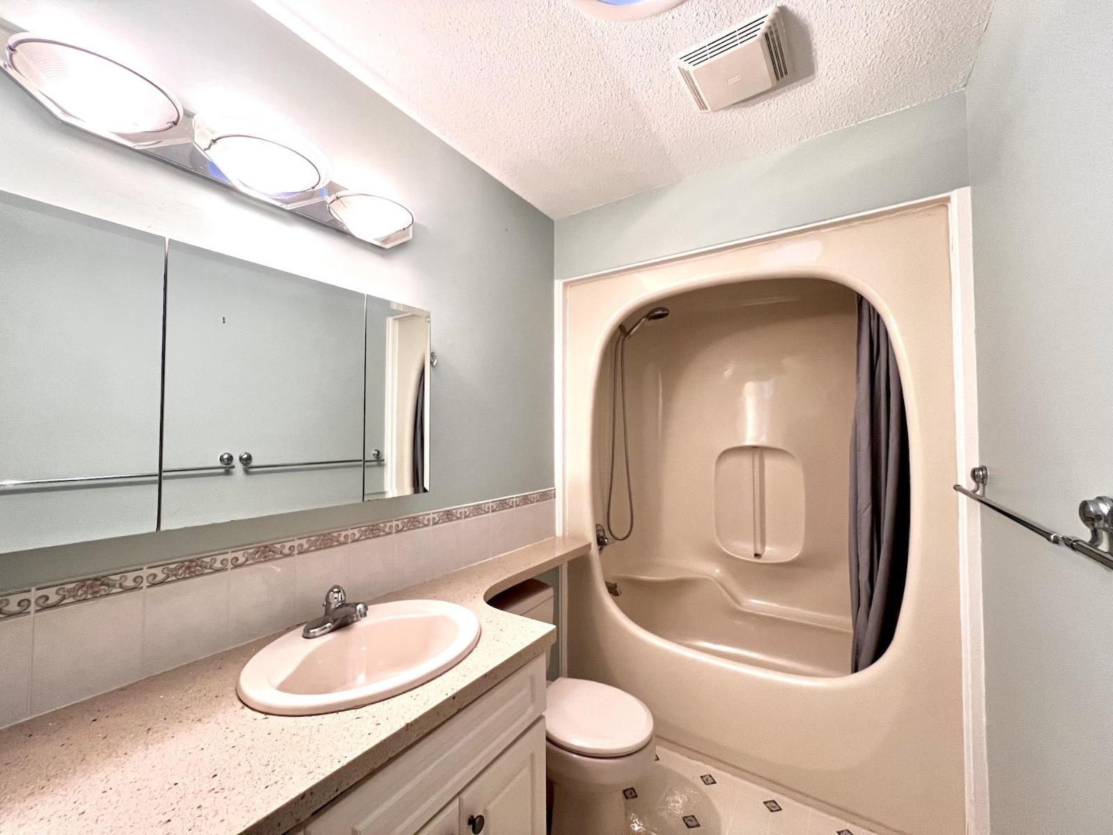 1909 E Southmere Crescent, Surrey, British Columbia  V4A 6Z1 - Photo 19 - R3159858