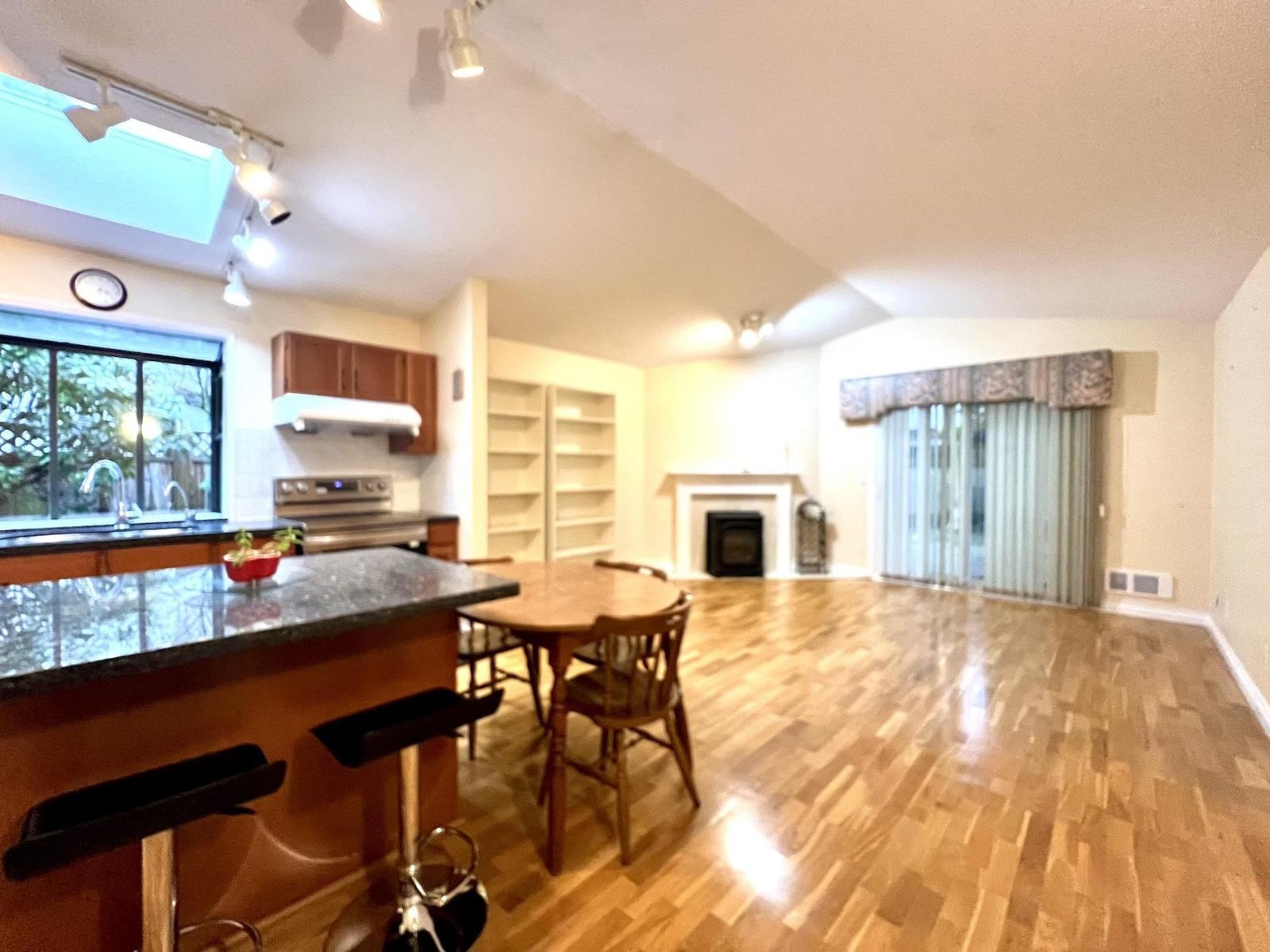 1909 E Southmere Crescent, Surrey, British Columbia  V4A 6Z1 - Photo 7 - R3159858