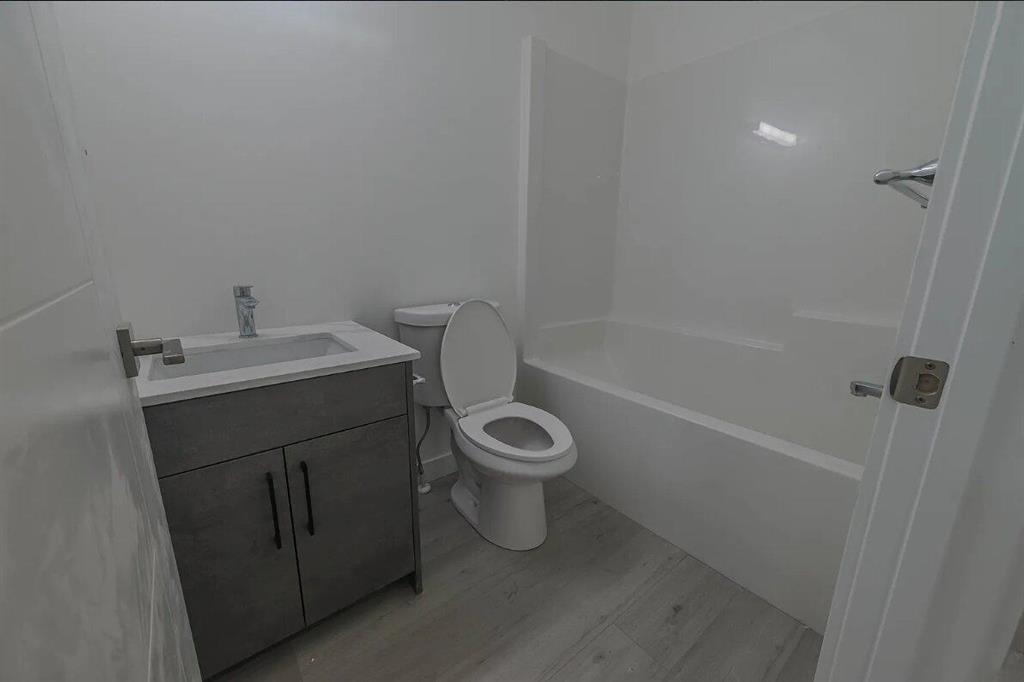 120 Bristol Avenue, Winnipeg, Manitoba  R2H 2R4 - Photo 12 - 202623992