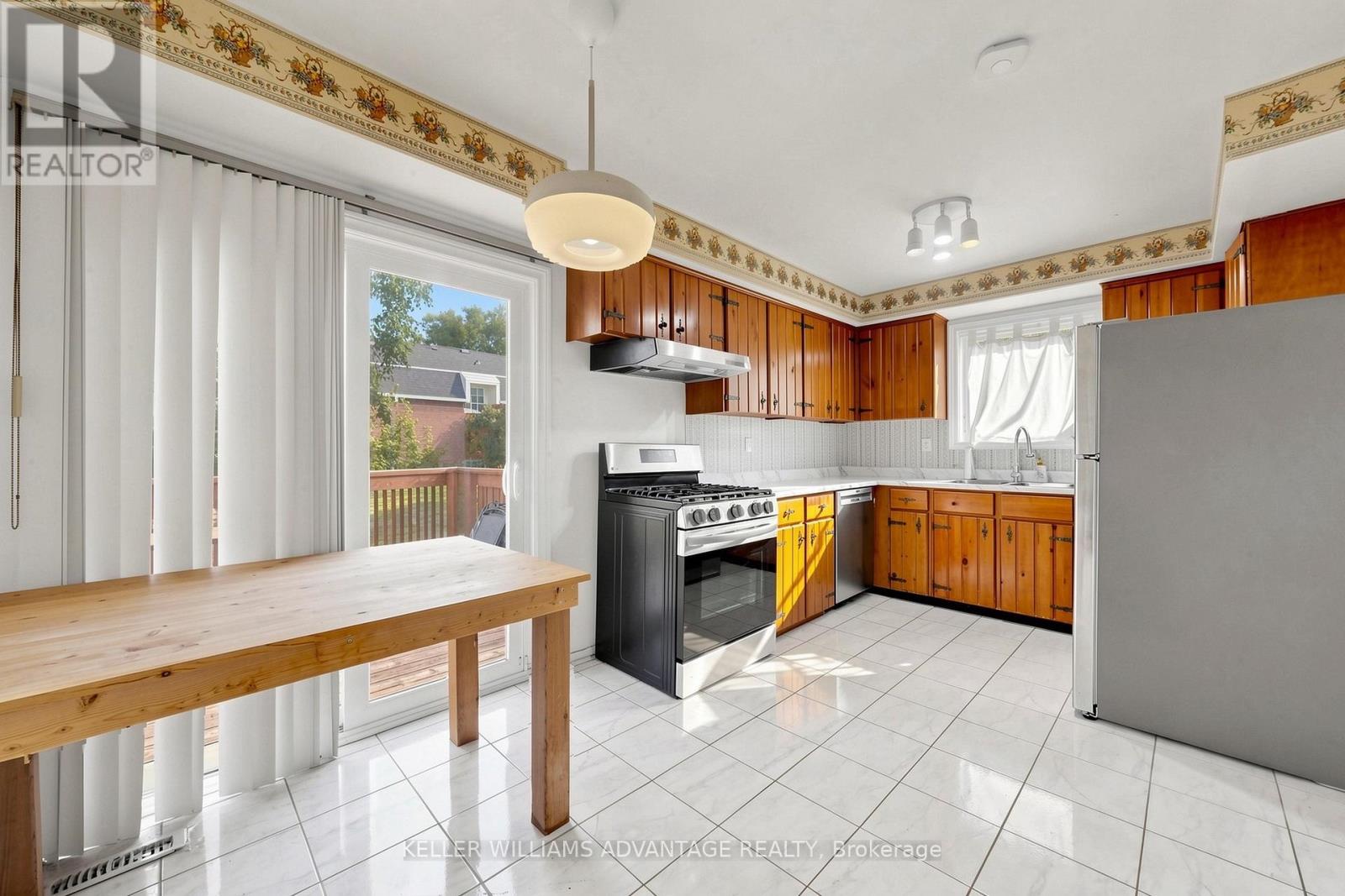 58 Ambercroft Boulevard, Toronto, Ontario  M1W 3B9 - Photo 9 - E13821896