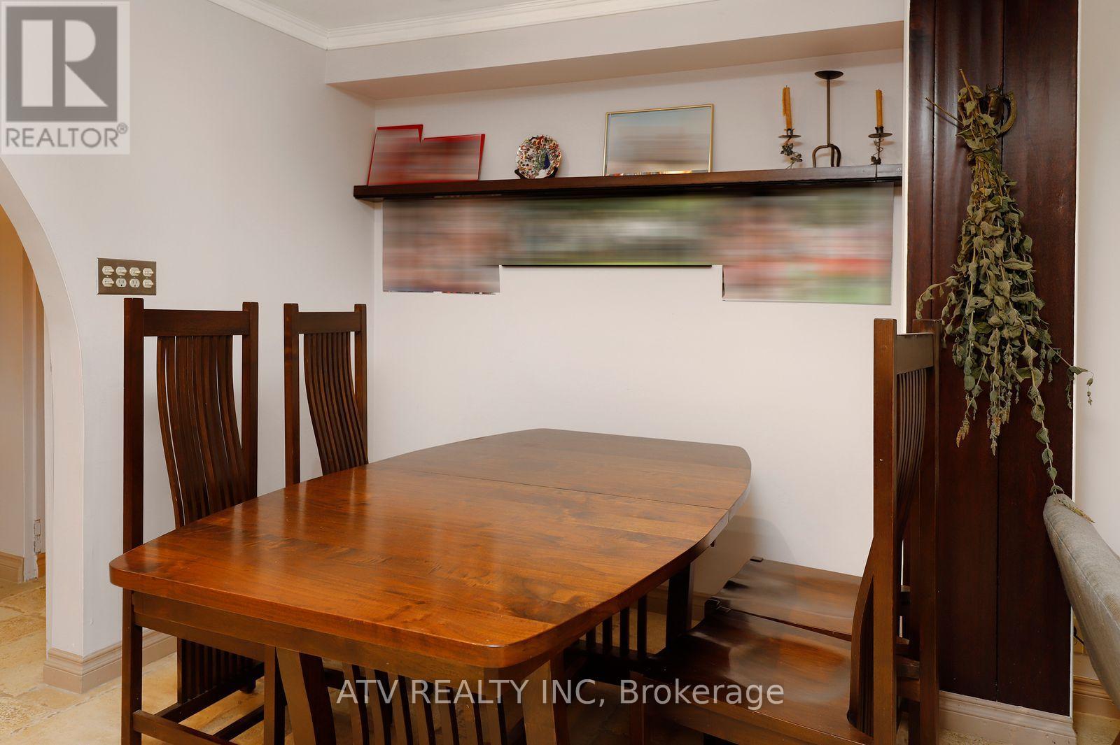 235 Saint Marks Road, Toronto, Ontario M6S 2J1 - Photo 12 - W13804706