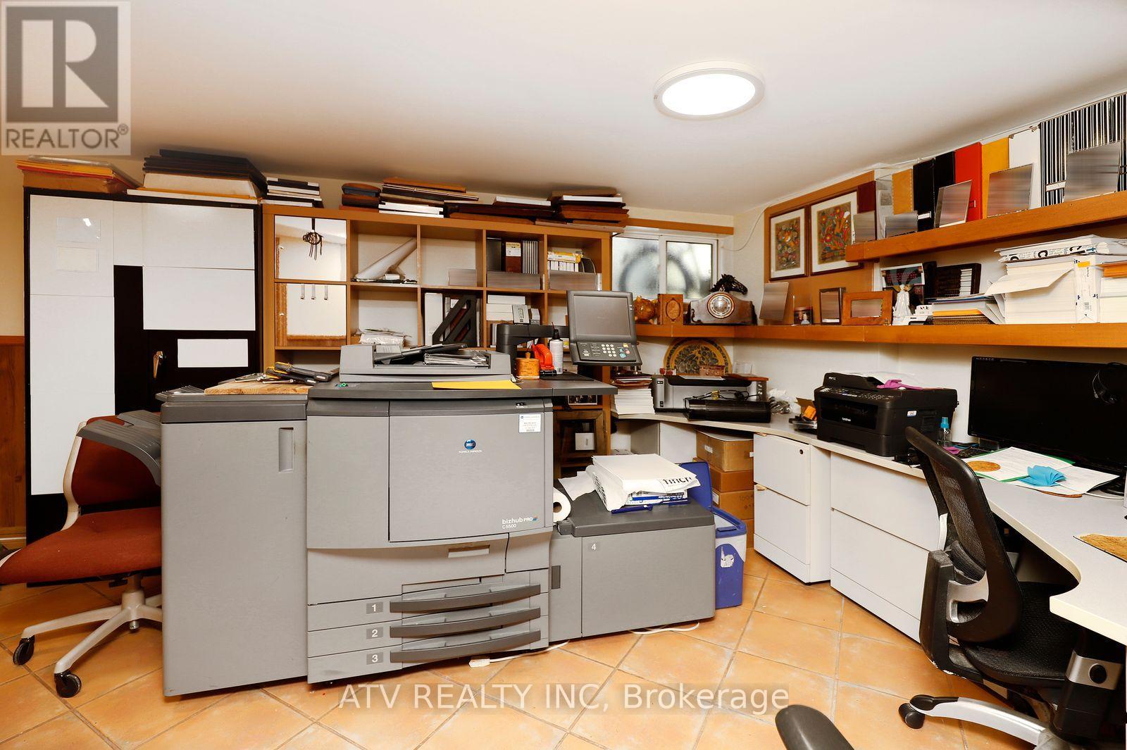 235 Saint Marks Road, Toronto, Ontario M6S 2J1 - Photo 28 - W13804706