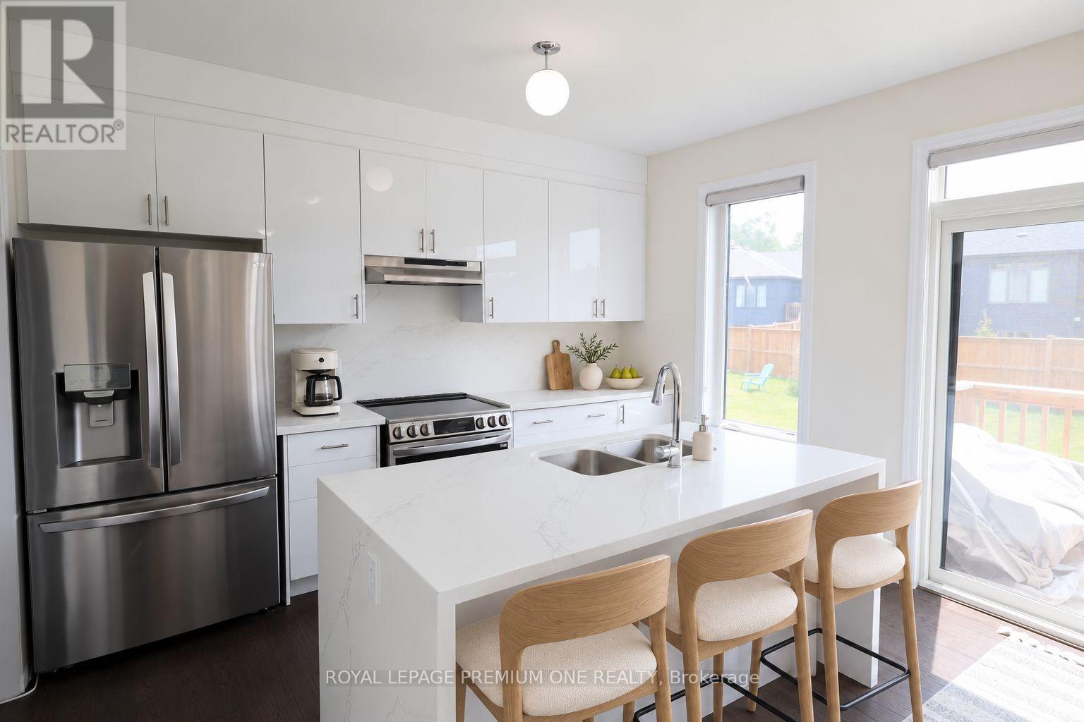 13 Simona Avenue, Wasaga Beach, Ontario  L9Z 0L5 - Photo 8 - S13761134