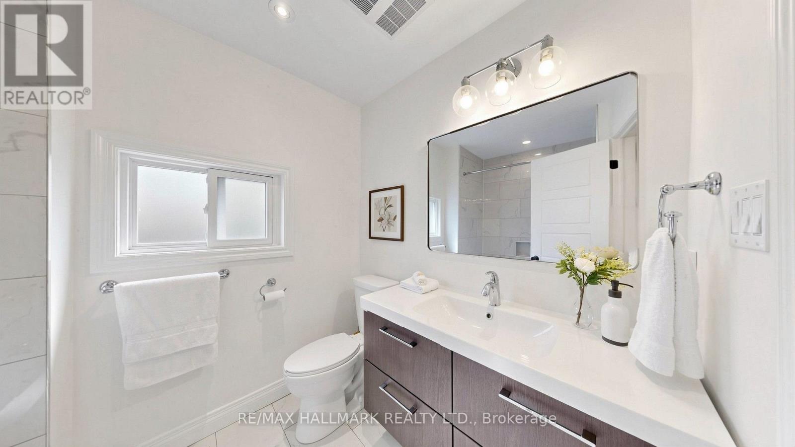 82 Caroline Avenue, Toronto, Ontario  M4M 2X7 - Photo 18 - E13821934